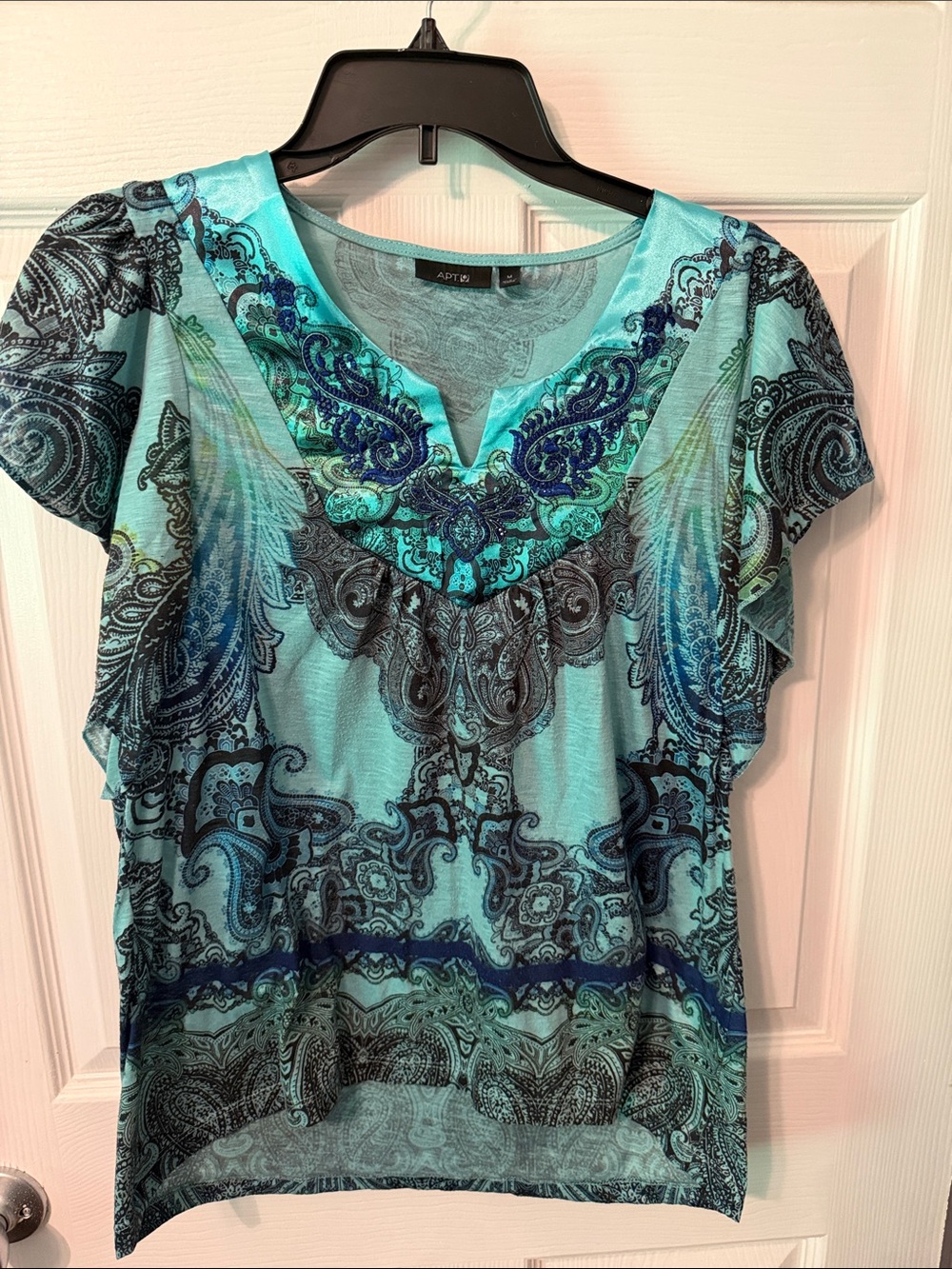 Apt. 9 Turquoise and Navy Paisley V-Notch Short Sleeve Top
